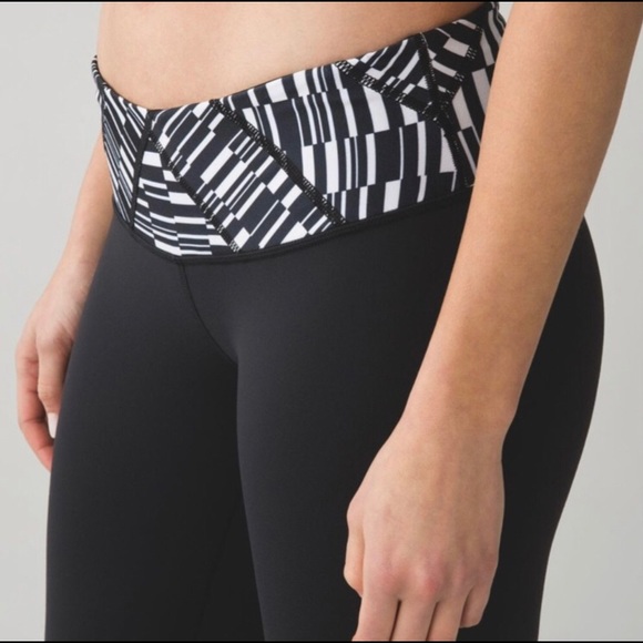 Lululemon Wunder Under Pant 3 Black/White Size 4 - Picture 3 of 9